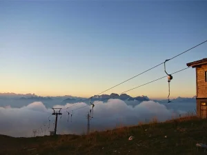 Organizer biurkowy bambusowy z ładowarką USB — 1