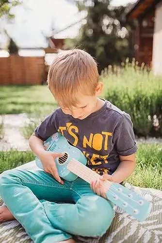 Kindergitarre aus Holz, Gitarre für Kinder ab 3 Jahre, 53x17x6 cm, 6-saitige Spielzeuggitarre, Nylonsaiten - mit Waldtieren und Noten verziert - bemaltes Holz - Musikinstrumente für Kinder — 23