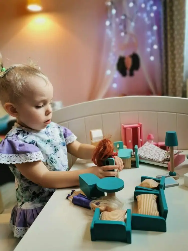 Puppenhaus-Möbel, Großes Möbelset, aus Holz, skandinavisches Set - Möbel für Wohnzimmer, Küche, Esszimmer, Lounge, Schlafzimmer und Terrasse - Stoffkissen - Einrichtung für eine gesamte Puppenstube — 4