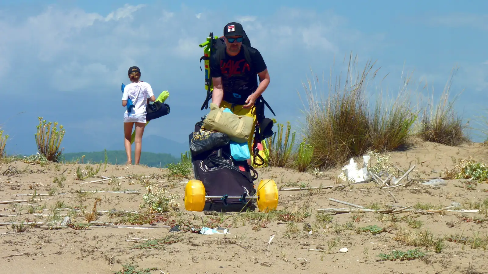 Strandwagen – leicht, aufblasbar, universell. Sie können es einfach an Alles befestigen und nach Gebrauch flach zusammenfalten. Der perfekte Begleiter — 8