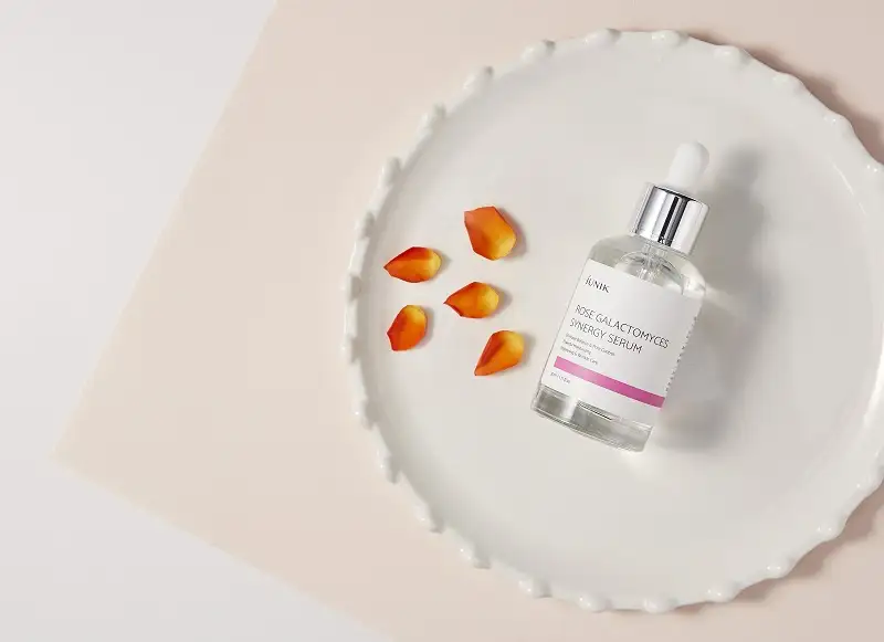 iUNIK Rose Galactomyces Synergy Serum 50 ml - Wielozadaniowe serum do twarzy — 4