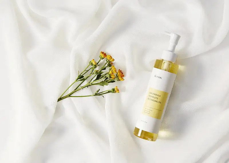 iUNIK Calendula Complete Cleansing Oil, 200 ml - Olejek do demakijażu — 3